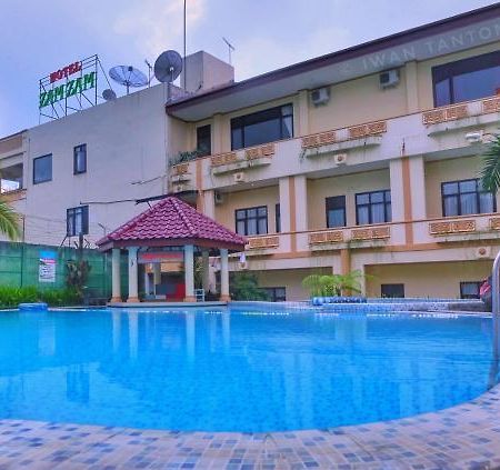 Zamzam Hotel And Resort Batu  Exterior photo