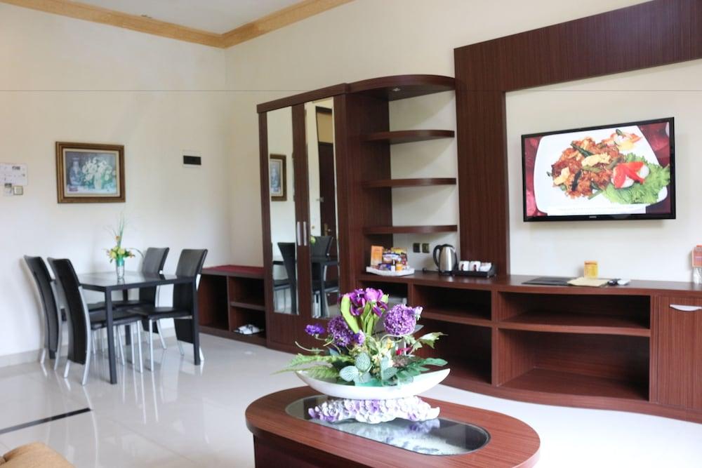 Zamzam Hotel And Resort Batu  Exterior photo
