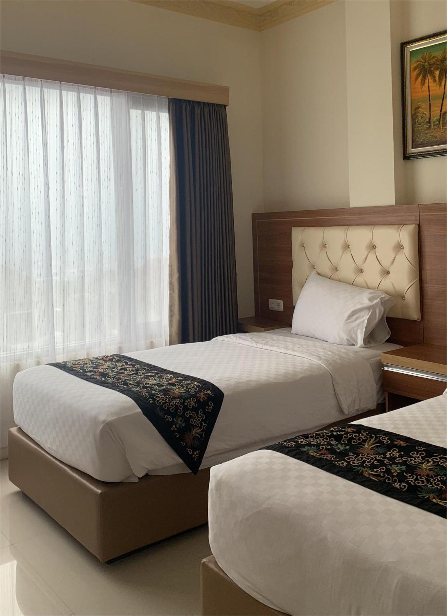 Zamzam Hotel And Resort Batu  Exterior photo