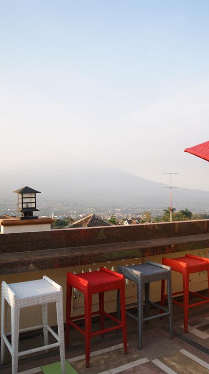 Zamzam Hotel And Resort Batu  Exterior photo