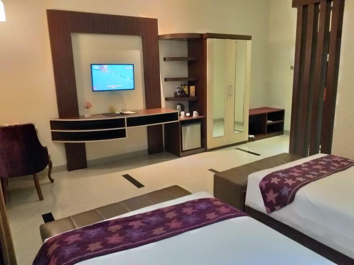 Zamzam Hotel And Resort Batu  Exterior photo